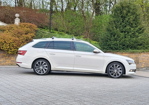 Skoda Superb cena 64900 przebieg: 204000, rok produkcji 2016 z Wyszków małe 704